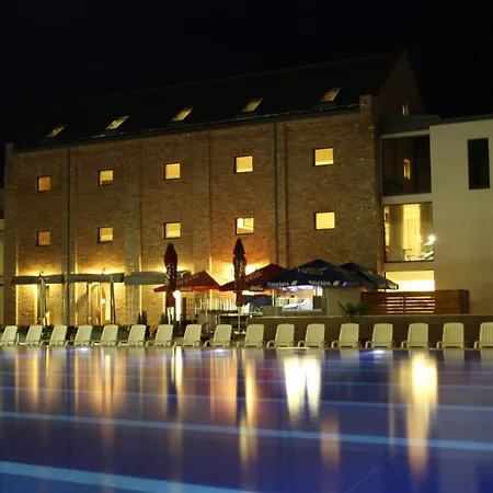 Castello & Thermal Szálloda Siklós